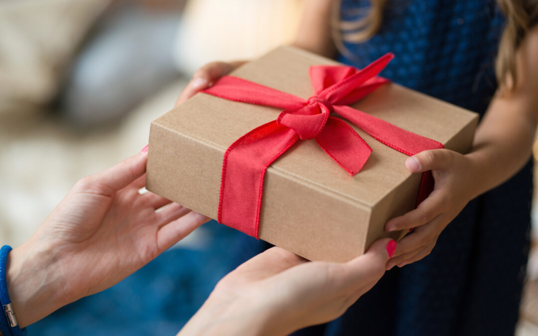 Give the Gift of Generosity with Your Family this Christmas Season